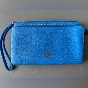 Pre-loved Coach cell phone wristlet/wallet